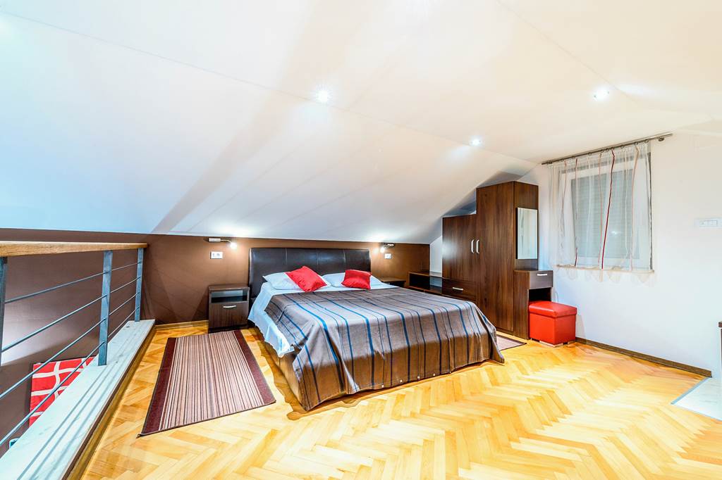 DBV_86455_Villa_Mount_Vista_1223_12.jpg