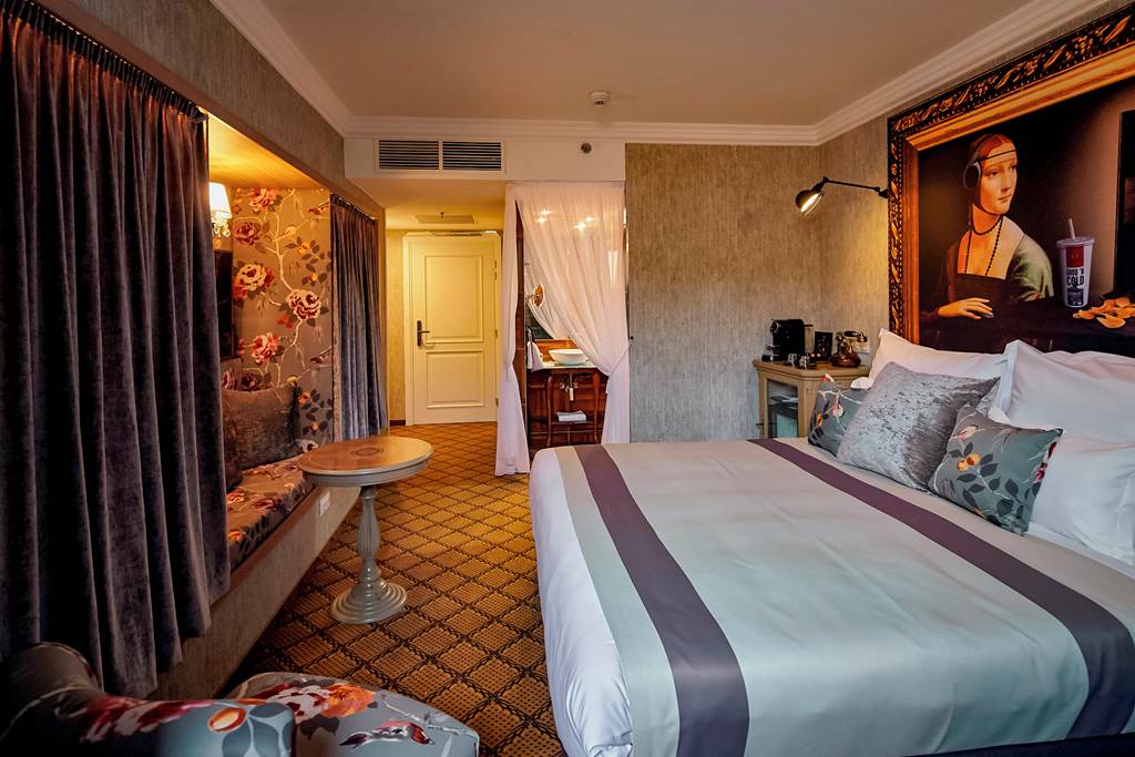 BUD_80848_Mystery_Hotel_Budapest_0719_02.jpg