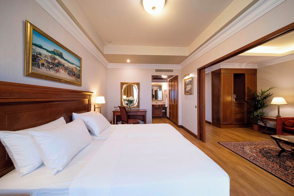 ATH_82785_Electra_Palace_Athens_0822_01.jpg