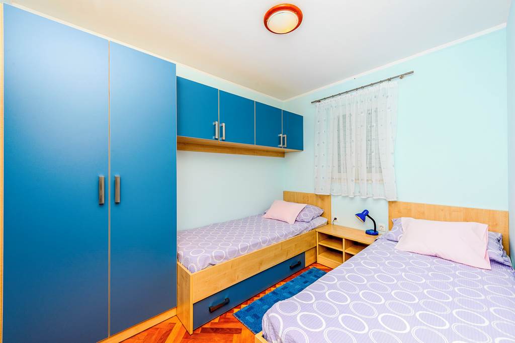 DBV_86455_Villa_Mount_Vista_1223_14.jpg