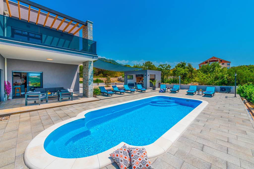 DBV_86919_Villa_Whimsical_Waters_0124_14.jpg