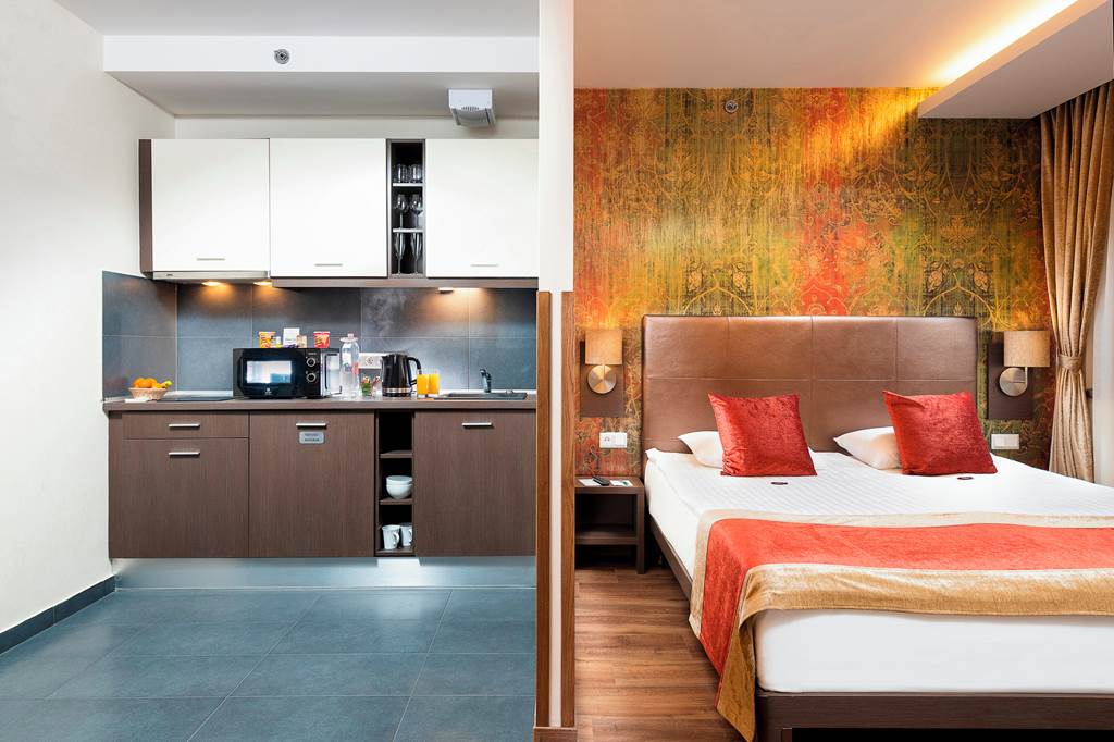 BUD_73899_Opera_Garden_&_Apartments_Hotel_0821_02.jpg