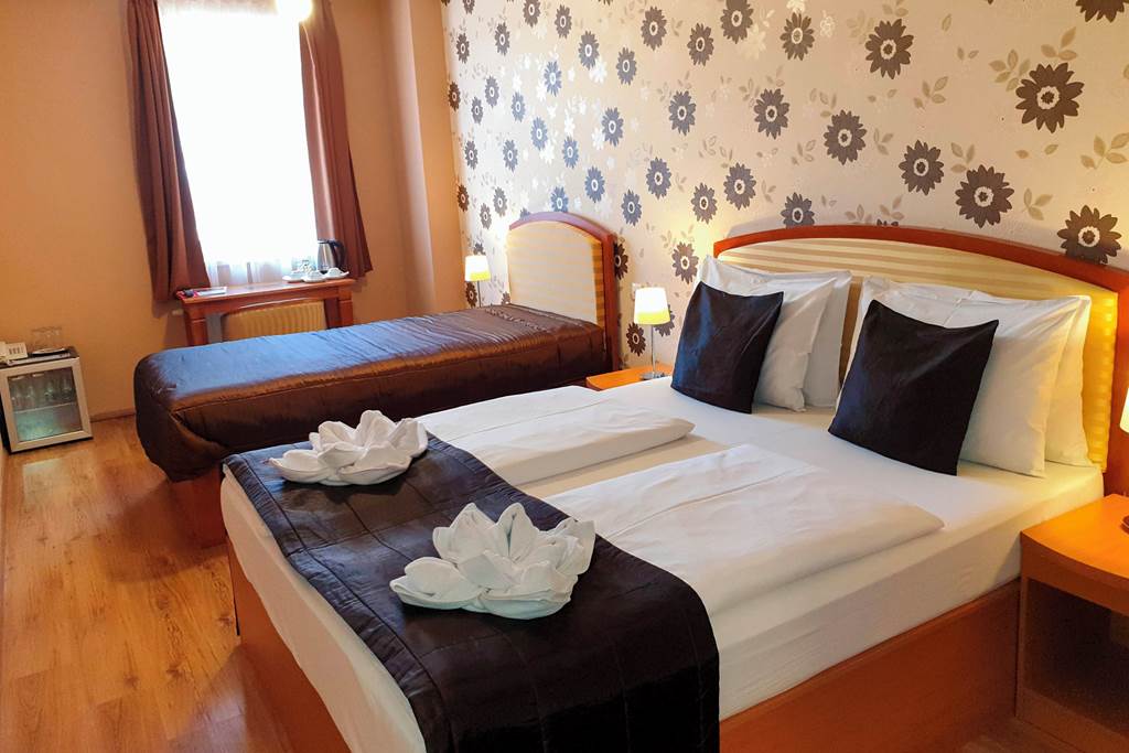 BUD_75711_Six_Inn_Hotel_0325_12.jpg