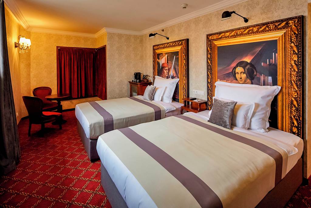 BUD_80848_Mystery_Hotel_Budapest_0719_05.jpg