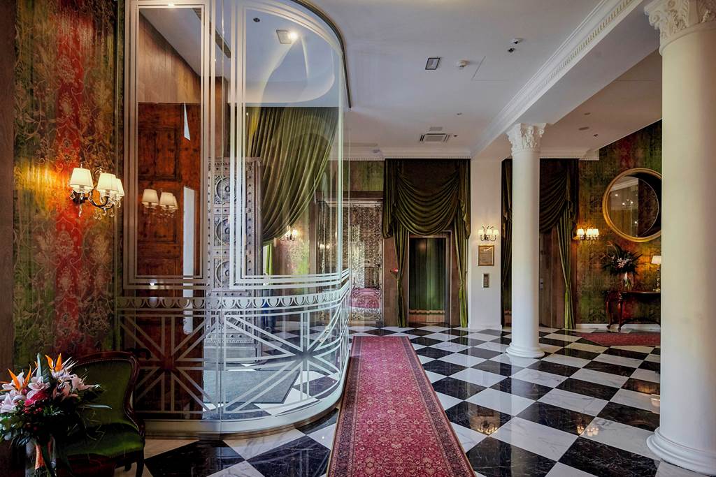 BUD_80848_Mystery_Hotel_Budapest_0124_02.jpg