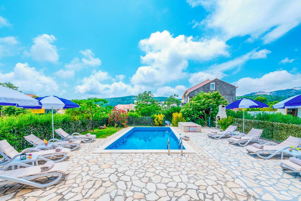 DBV_86918_Villa_Peaceful_Point_0124_18.jpg