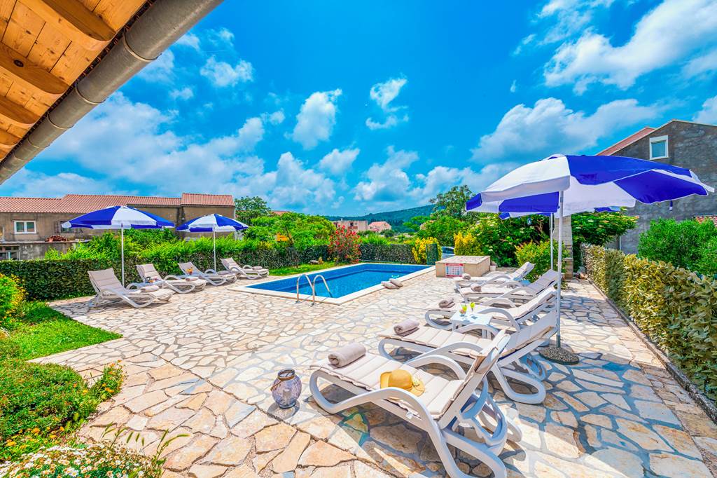 DBV_86918_Villa_Peaceful_Point_0124_01.jpg