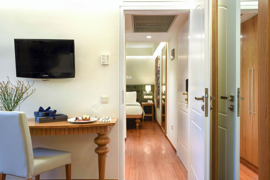 ATH_82783_Titania_Hotel_0123_11.jpg