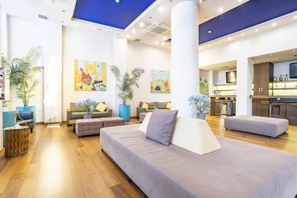 ATH_82710_Athens_Center_Square_Hotel_0522_08.jpg