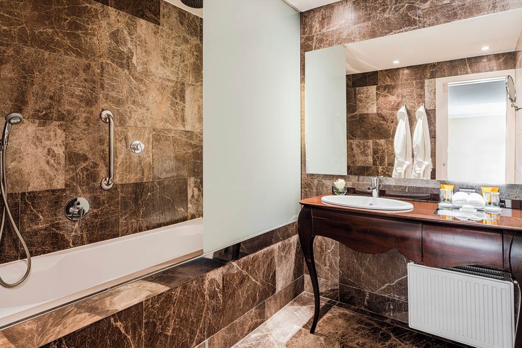 BUD_70703_Anantara_New_York_Palace_Budapest_Hotel_0225_13.jpg