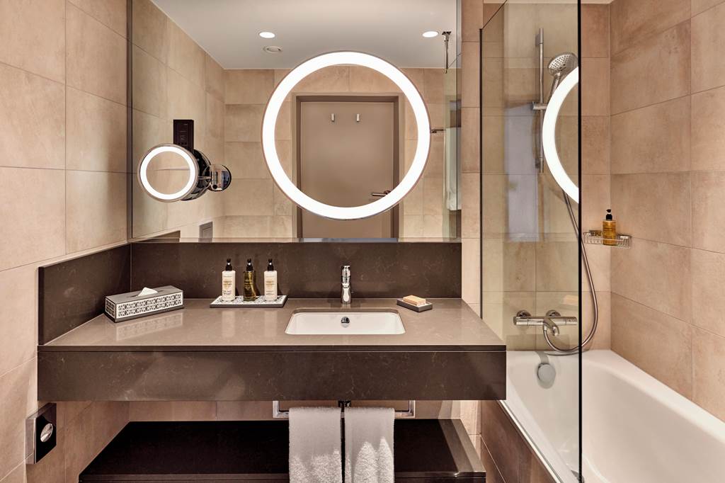 VIE_71518_Hilton_Vienna_Park_0321_42.jpg