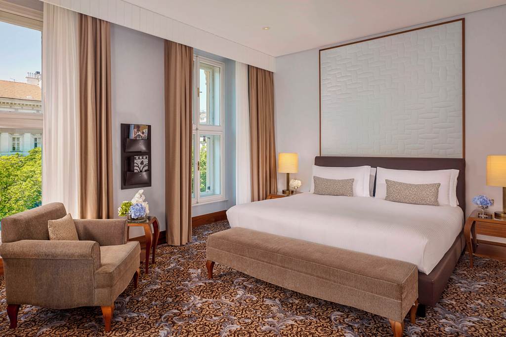 VIE_71685_The_Ritz_-_Carlton_Vienna_0823_26.jpg