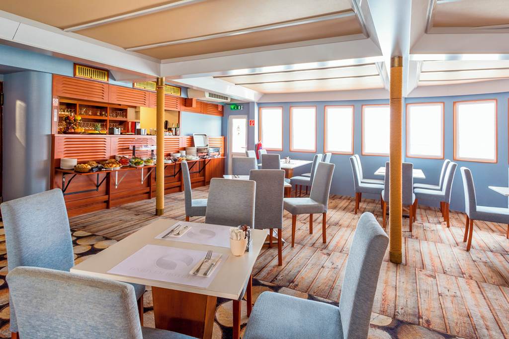 BUD_87995_Grand_Jules_Boat_Hotel_0824_03.jpg