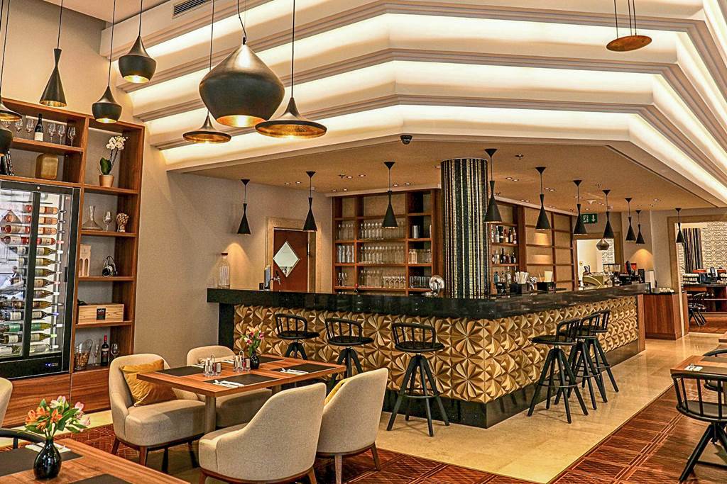 BUD_69734_Continental_Hotel_Budapest_1124_03.jpg