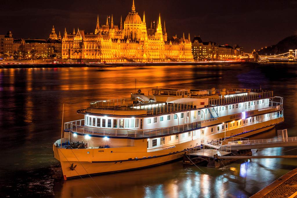 BUD_87995_Grand_Jules_Boat_Hotel_0824_07.jpg
