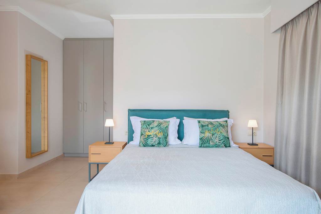 PVK_83214_Zisis_Suites_0923_04.jpg