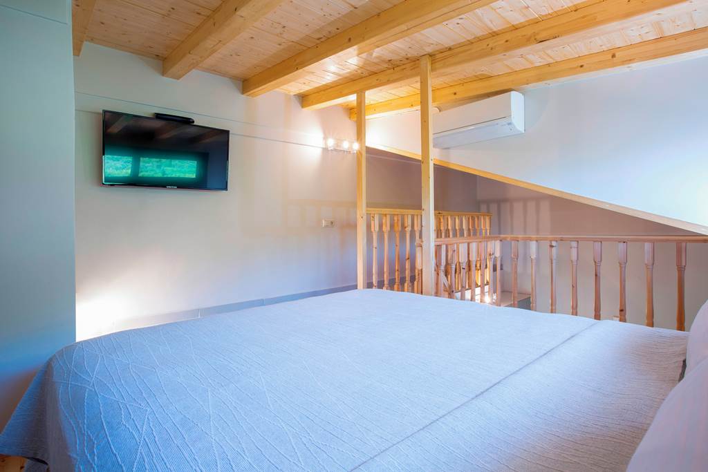 PVK_83214_Zisis_Suites_0624_10.jpg