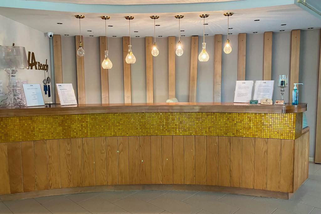 PVK_86341_Eva_Beach_Hotel_0624_01.jpg