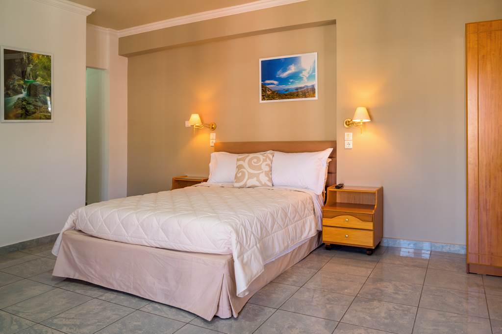 PVK_80568_Cosmopol_Hotel_0924_01.jpg