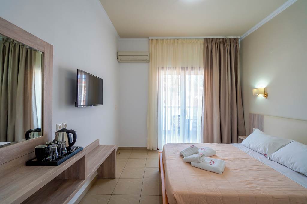 PVK_80568_Cosmopol_Hotel_0523_02.jpg
