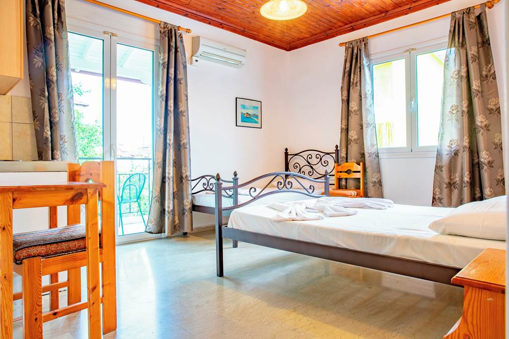 PVK_80617_Kostas_and_Sophies_Studios_0519_07.jpg