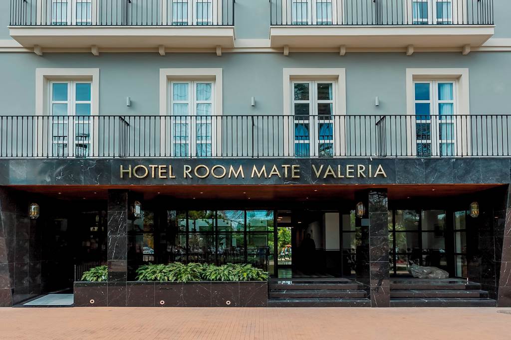 AGP_88379_Room_Mate_Valeria_1124_21.jpg