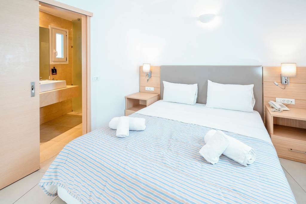 JTR_82654_Smy_Orizontes_Santorini_0823_09.jpg