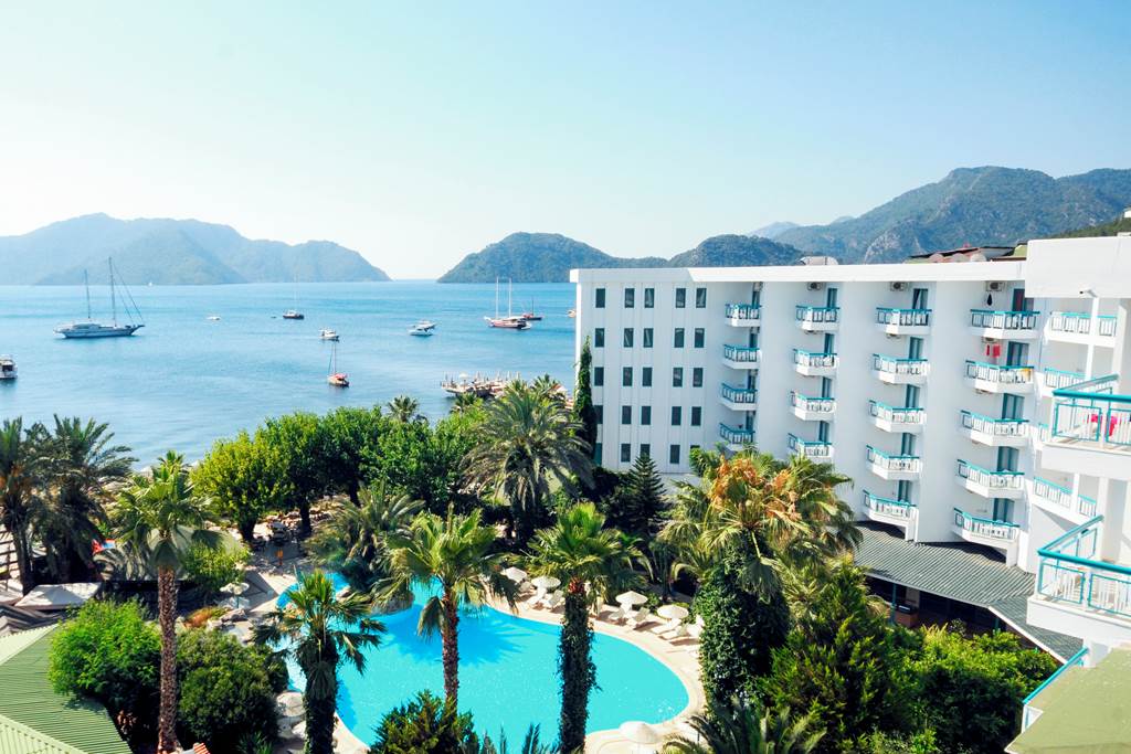 DLM_82840_Tropical_Beach_Hotel_0321_04.jpg