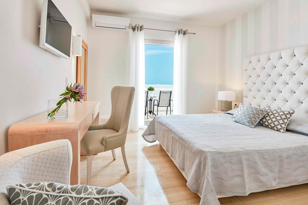 JTR_81459_Santorini_Palace_1119_04.jpg