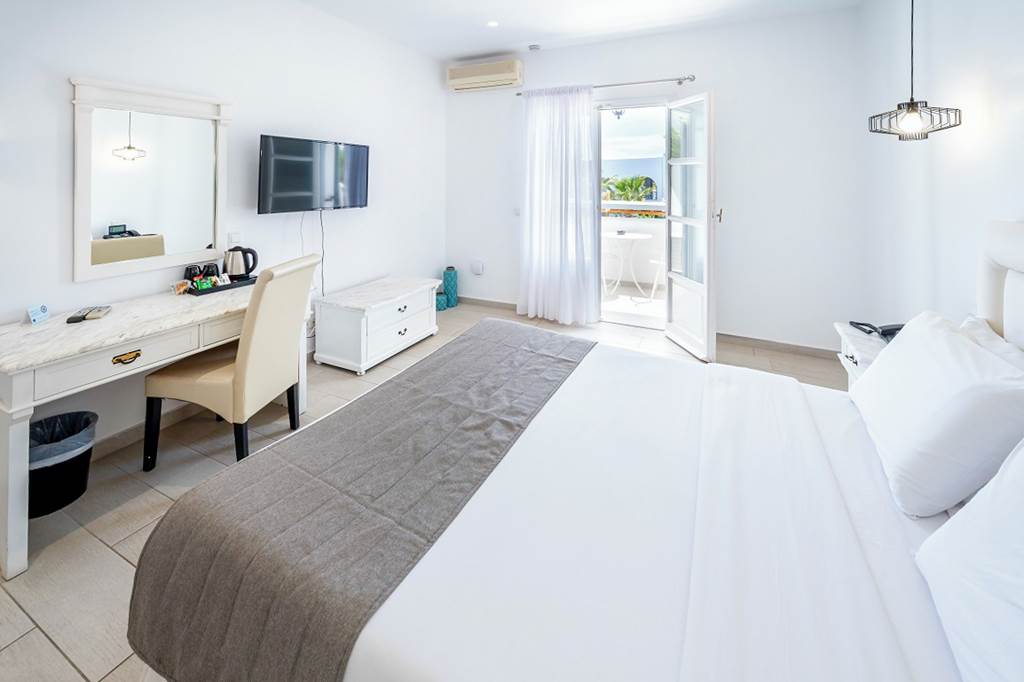 JTR_81480_Mediterranean_White_Resort_0123_34.jpg