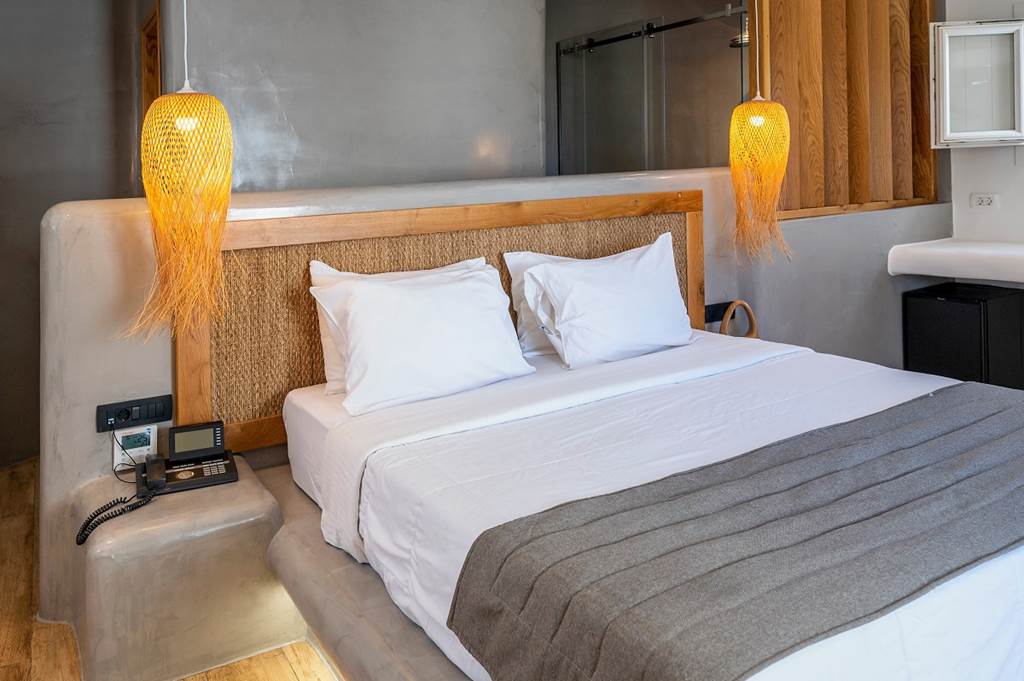 JTR_81480_Mediterranean_White_Resort_0523_11.jpg