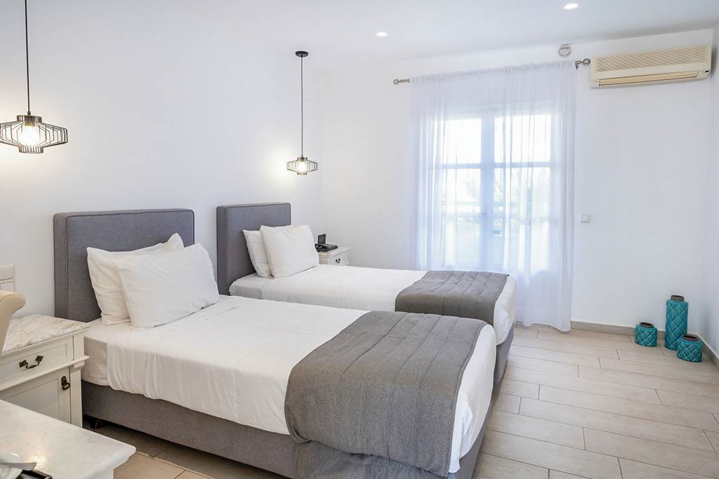 JTR_81480_Mediterranean_White_Resort_0123_36.jpg