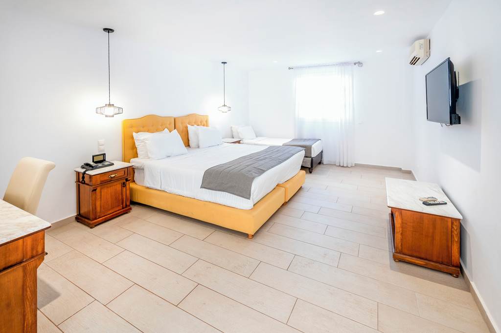 JTR_81480_Mediterranean_White_Resort_0123_45.jpg