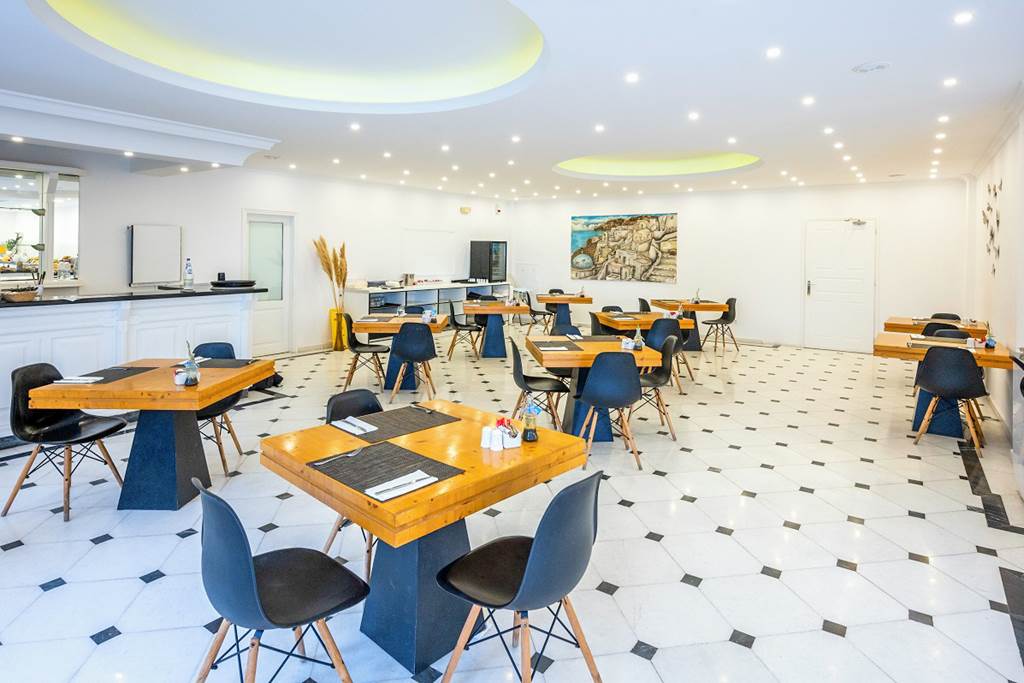 JTR_81480_Mediterranean_White_Resort_0123_10.jpg