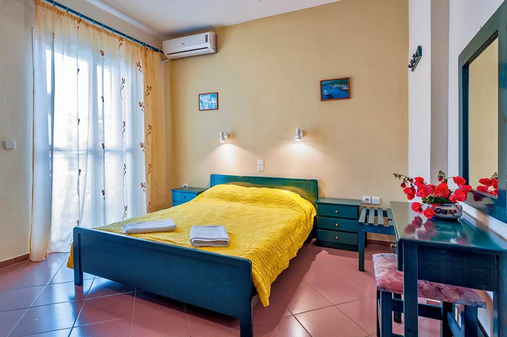 JSI_84313_Ilias_Studios_1022_02.jpg