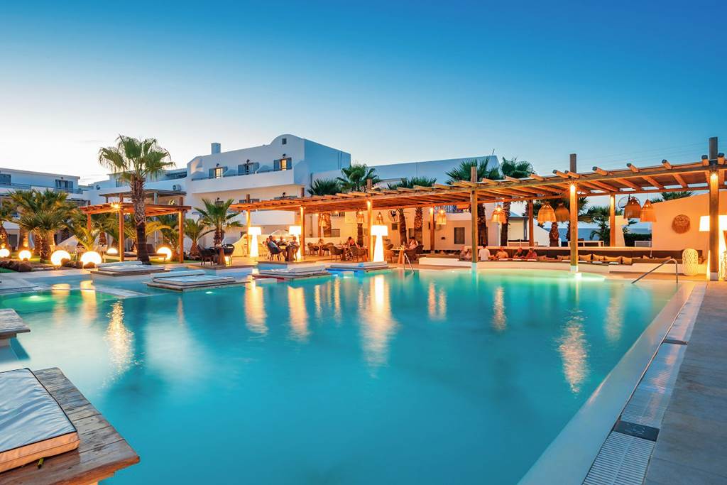 JTR_81480_Mediterranean_White_Resort_0123_05.jpg