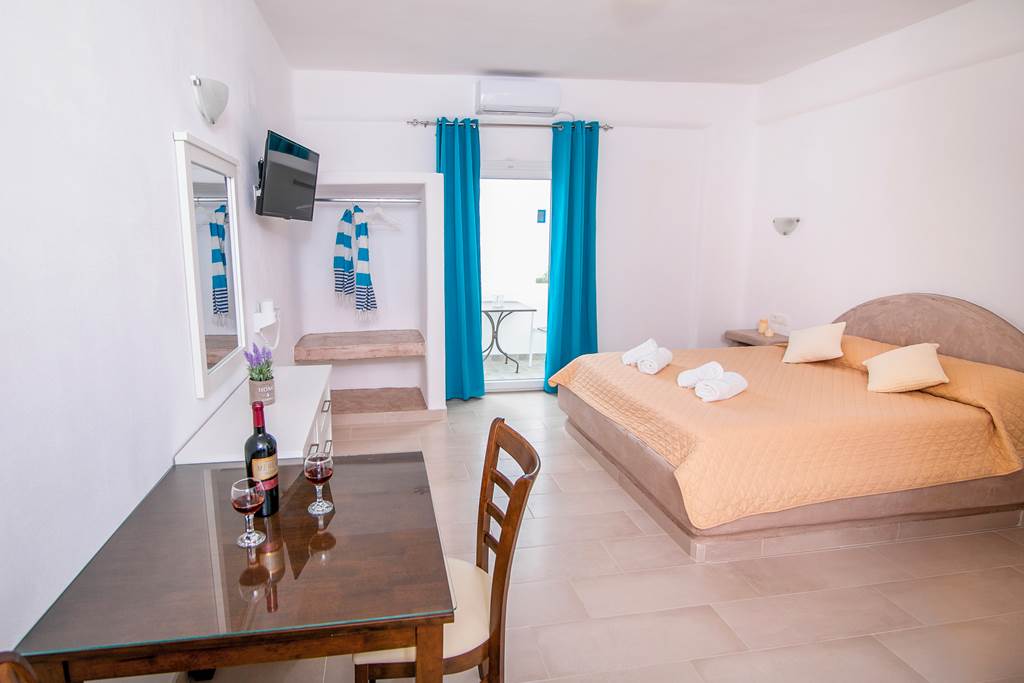 JTR_82893_Hotel_Gardenia_Santorini_1023_11.jpg