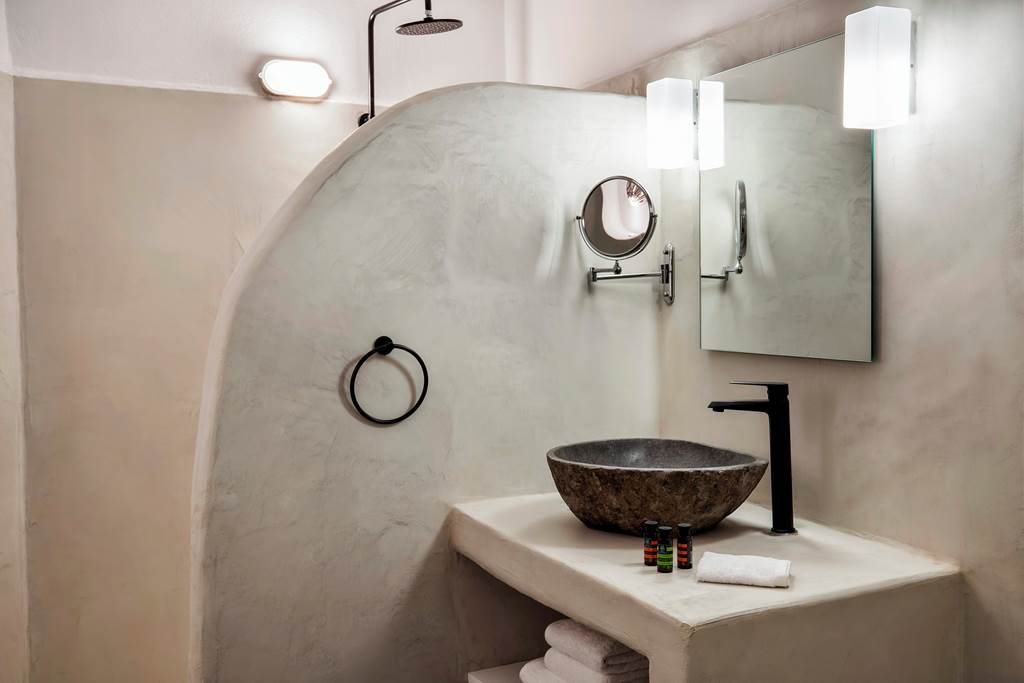 JTR_82718_Mr_and_Mrs_White_Santorini_0521_08.jpg