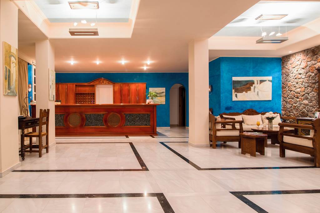 JTR_84399_Antinea_Suites_&_Spa_1122_01.jpg