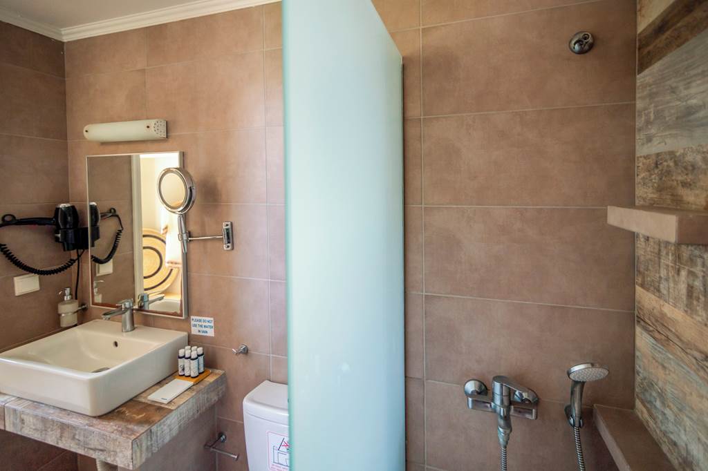 JTR_83567_Scorpios_Beach_Resort_0723_24.jpg