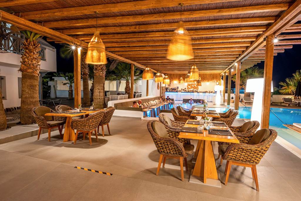 JTR_81480_Mediterranean_White_Resort_0123_11.jpg
