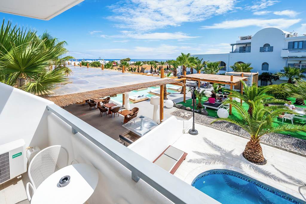 JTR_81480_Mediterranean_White_Resort_0123_33.jpg