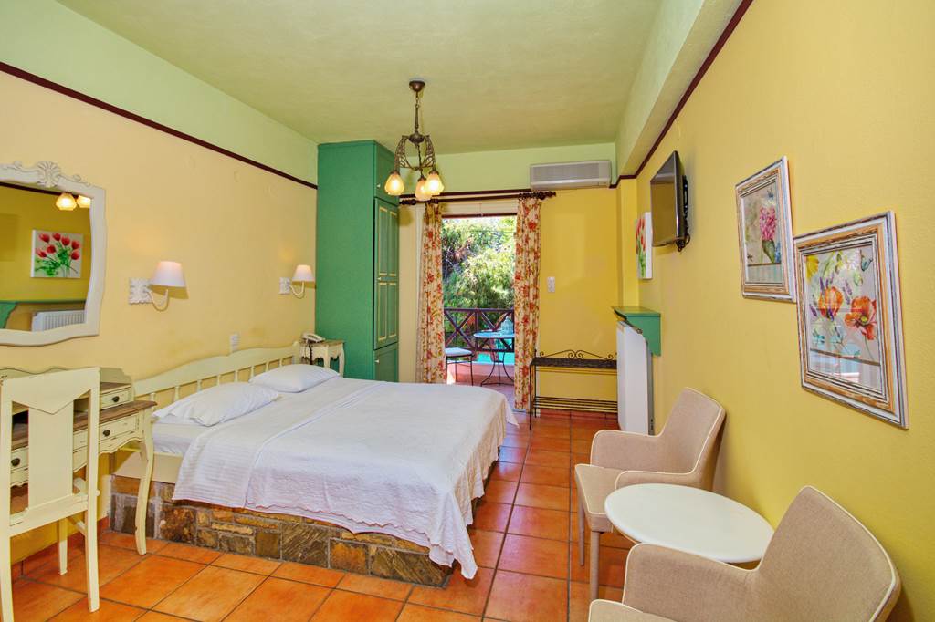 JSI_84314_Liadromia_Hotel_0724_02.jpg