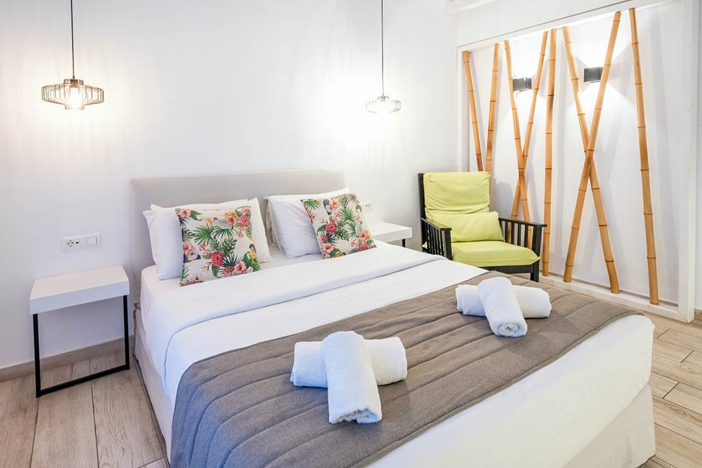 JTR_81480_Mediterranean_White_Resort_0123_18.jpg