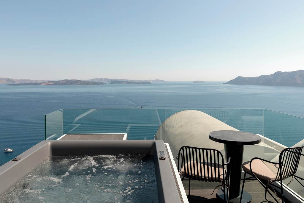 JTR_84225_Hom_Santorini_0423_18.jpg