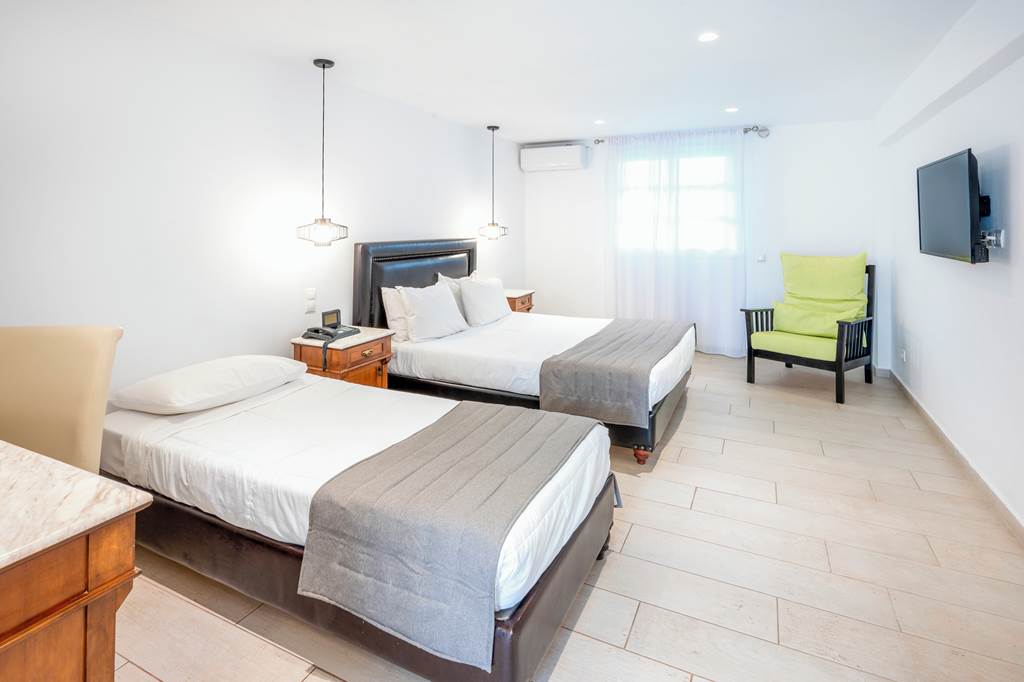 JTR_81480_Mediterranean_White_Resort_0123_43.jpg