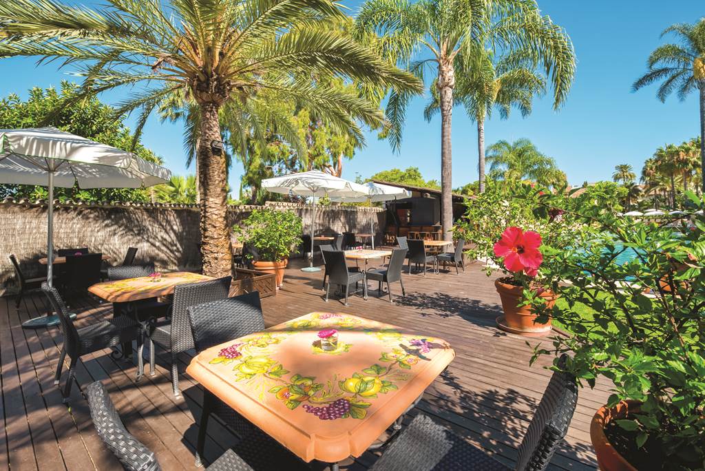 AGP_73432_Blue_Bay_Banus_0815_25.jpg