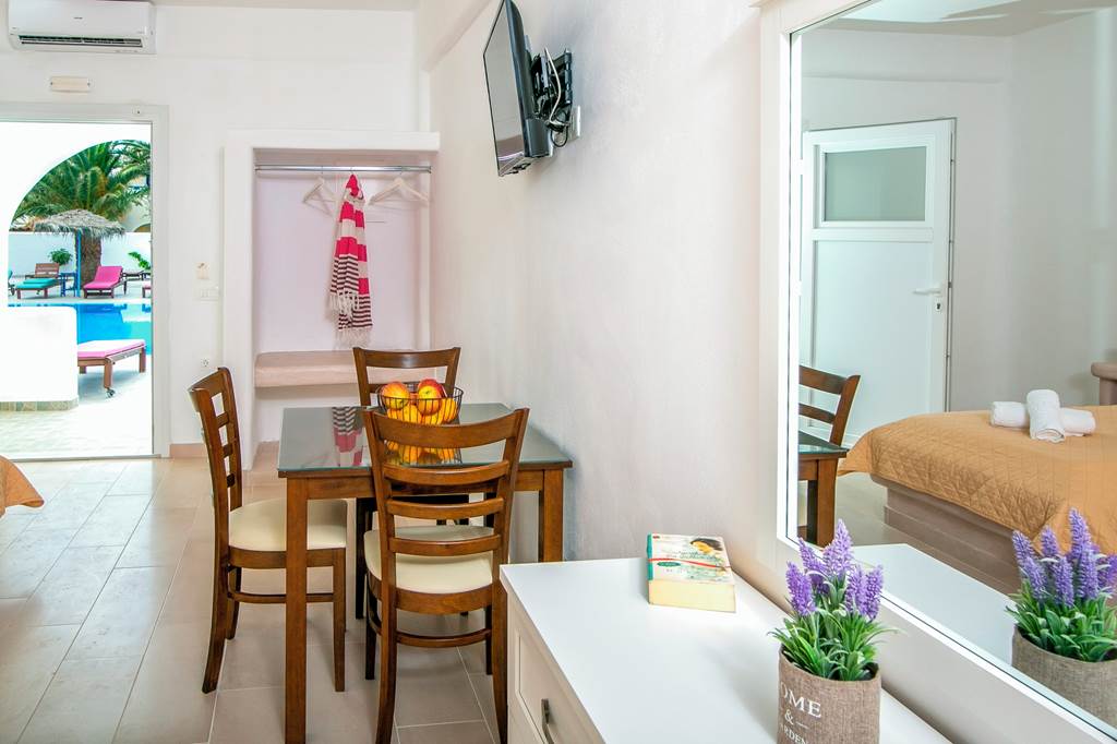 JTR_82893_Hotel_Gardenia_Santorini_1023_02.jpg