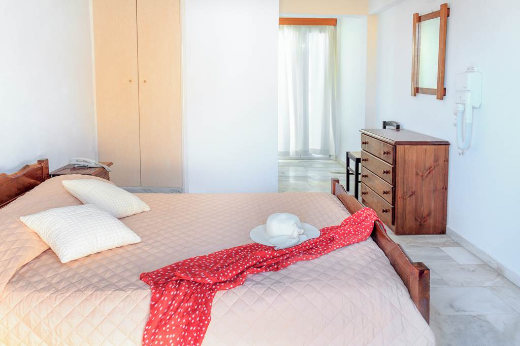 JTR_82893_Hotel_Gardenia_Santorini_0521_07.jpg