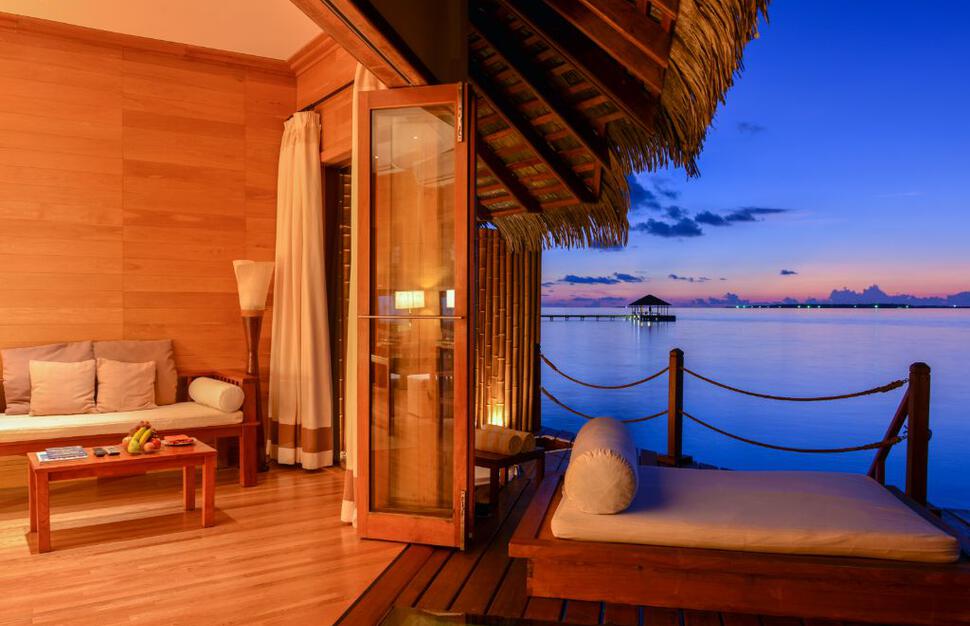 Adaaran-Select-Meedhupparu-Prestige-Water-Villas-Maldives-18.jpg